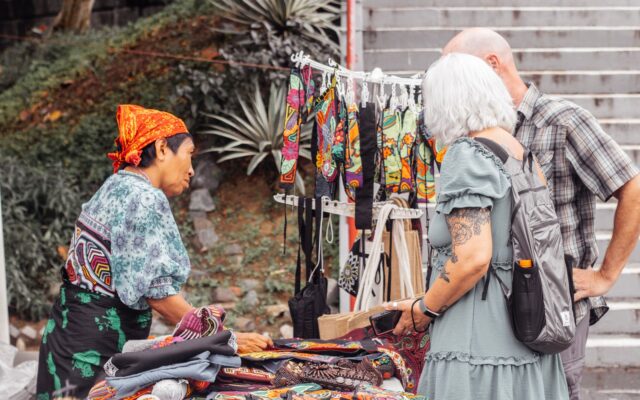 Belanja Produk Lokal Mendorong Perputaran Ekonomi di Lingkungan Sekitar