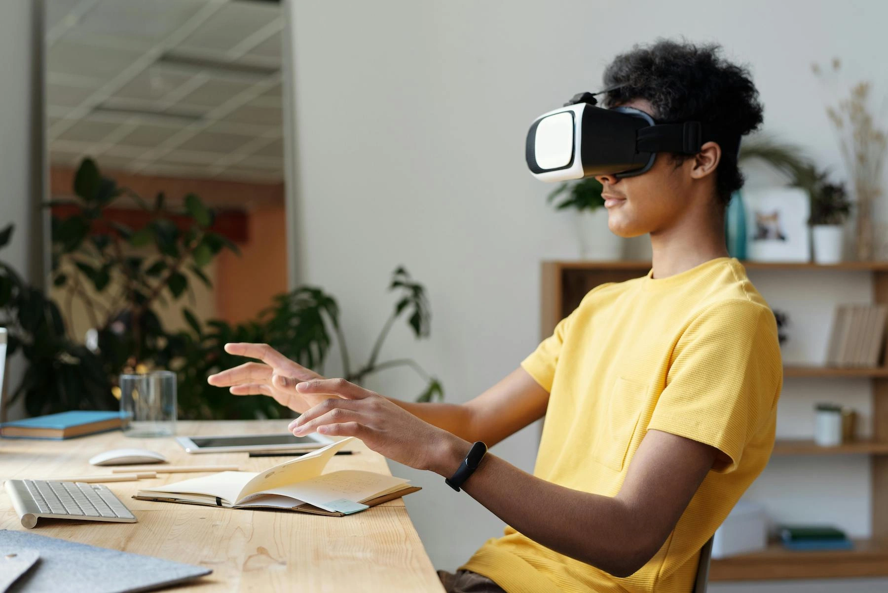 Opening a New World: A Complete Guide to Using VR Technology